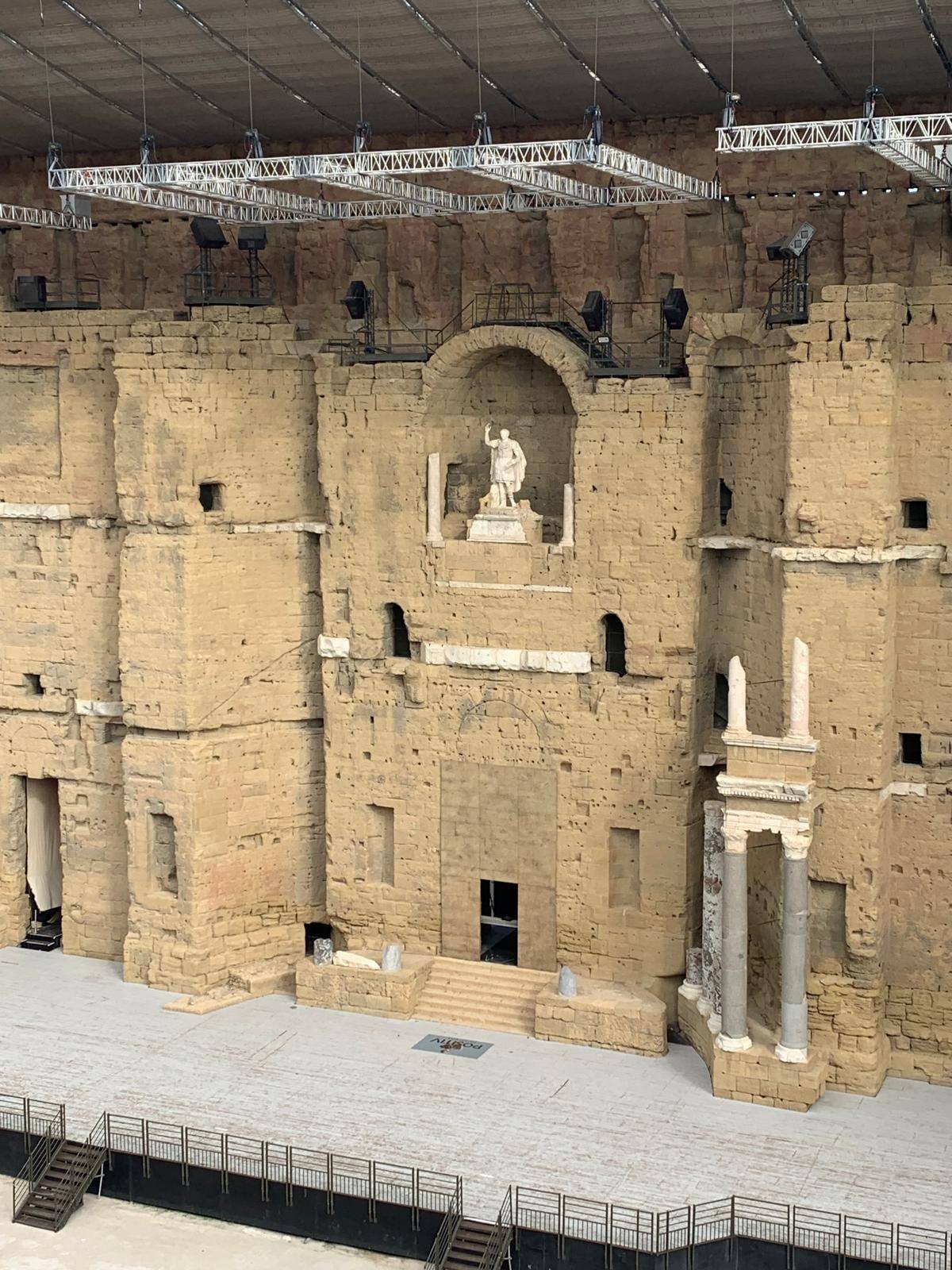 Zdjęcie Francja 2025 cz2 (03)50892a0c-ff80-470c-b57c-5157d7a1d859.jpg w galerii Wycieczka po Europie - Orange i Avinion